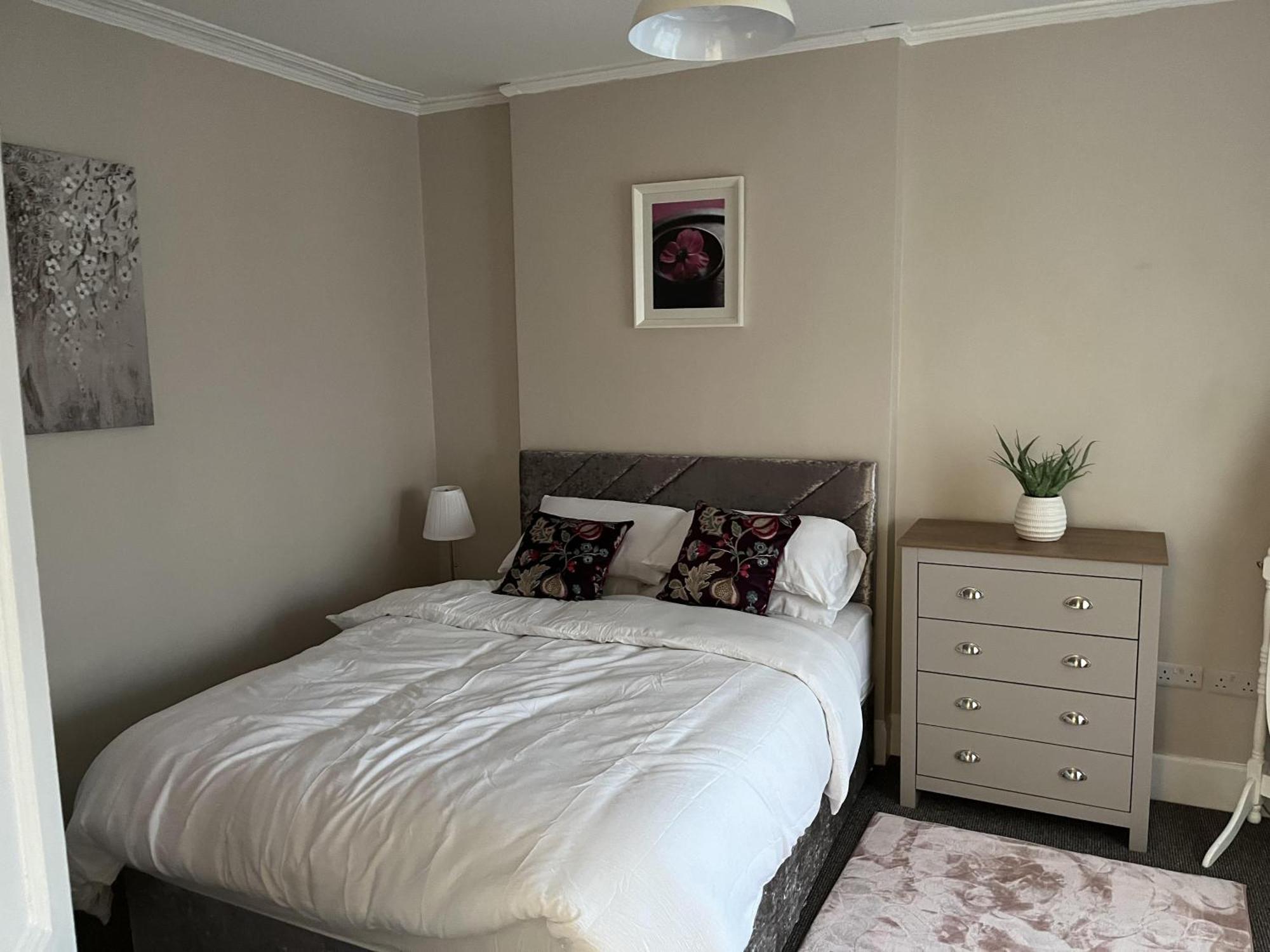 3 Bed Cozy Antrim Apartment With Great Views Exterior foto